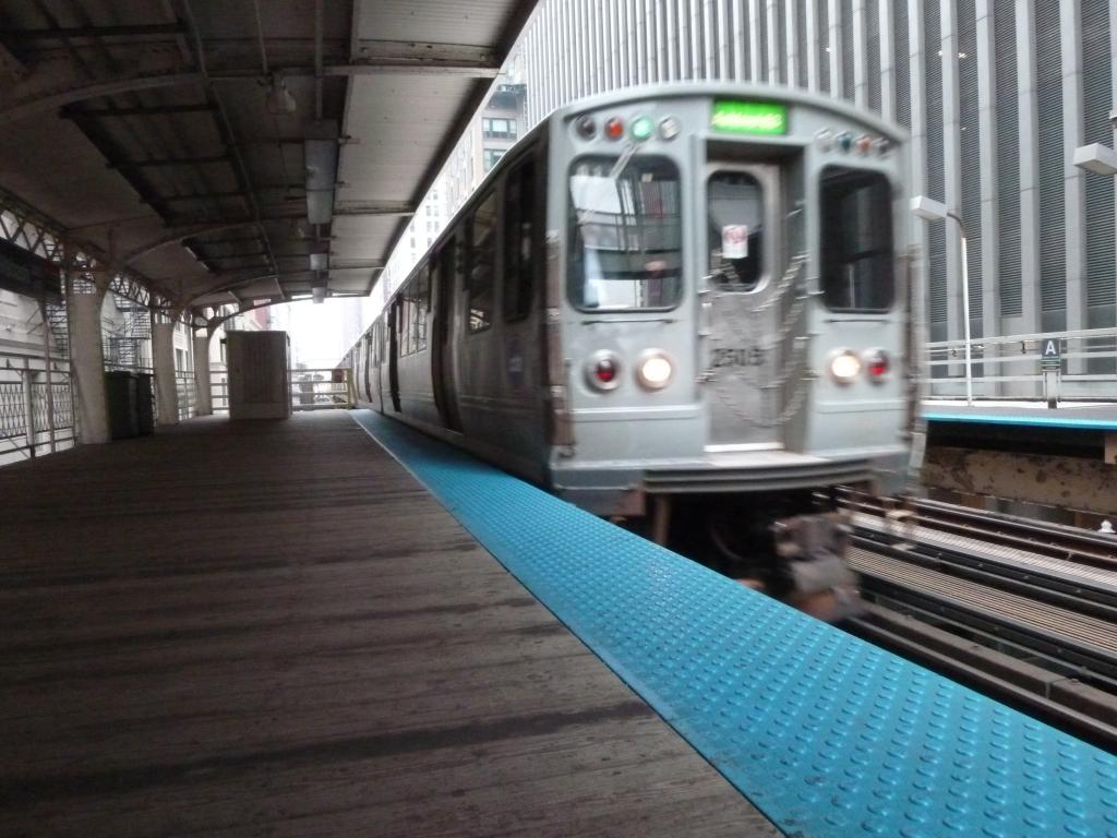 The *loudy* Chicago metro